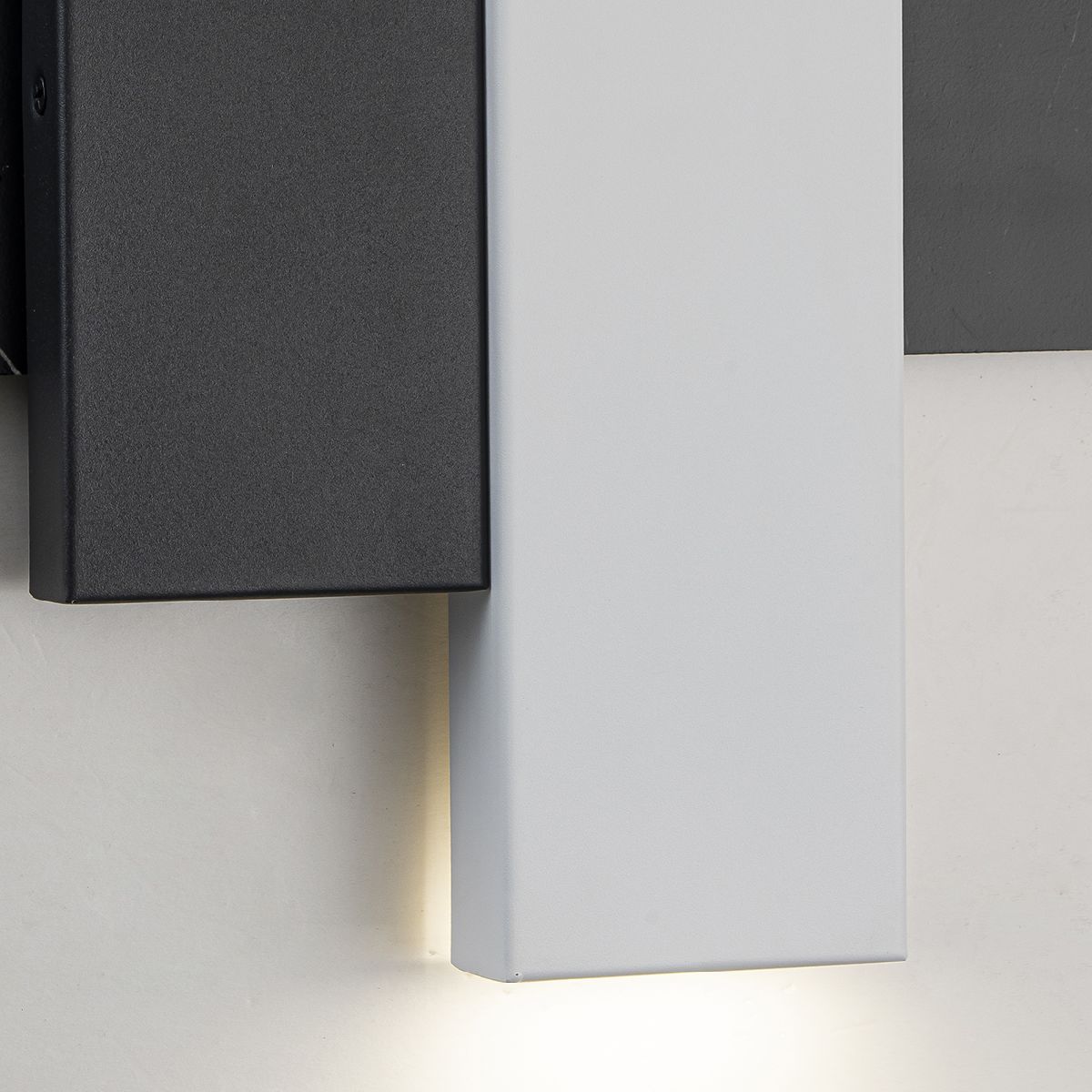 Настенный светильник Indigo Avanzato 14023/2W Black stone V000120L