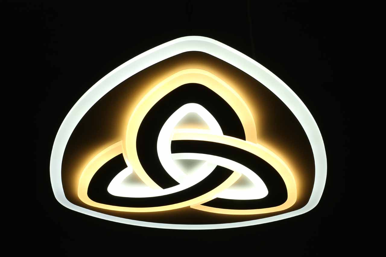 Потолочная светодиодная люстра Omnilux Loreto OML-09107-144