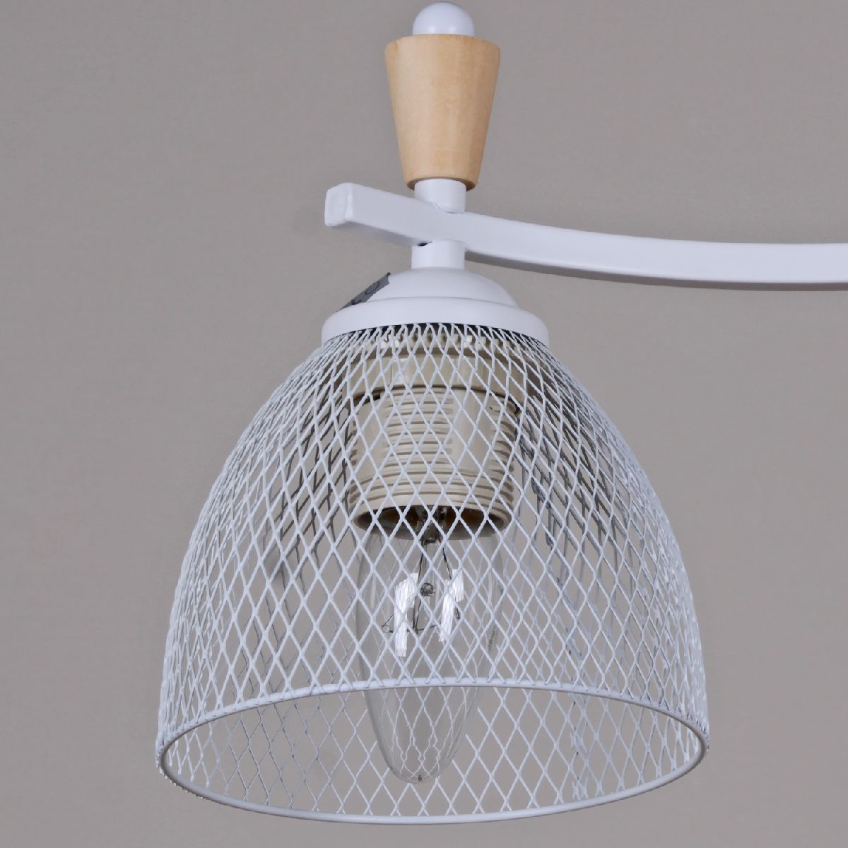 Потолочная люстра Reluce 01589-3.3-04 WH+WOOD