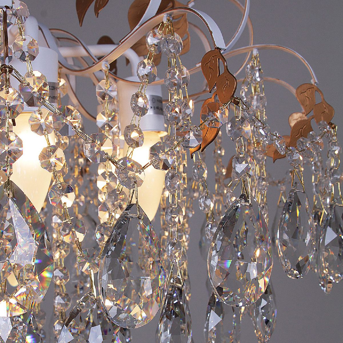 Люстра на штанге Reluce 96028-0.3-04 WH+GOLD PN