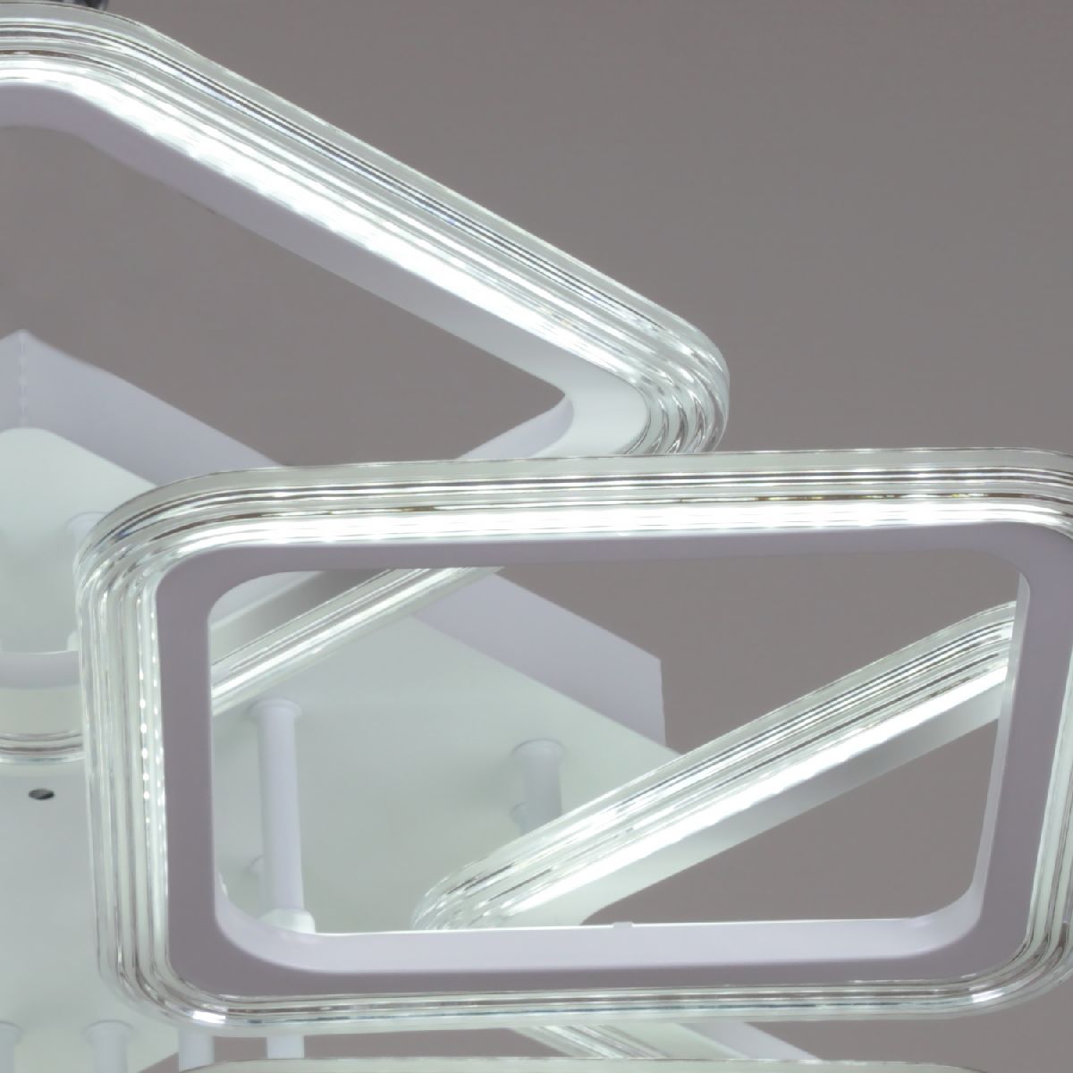 Потолочная люстра Reluce 09826-3.3-4+4B WH