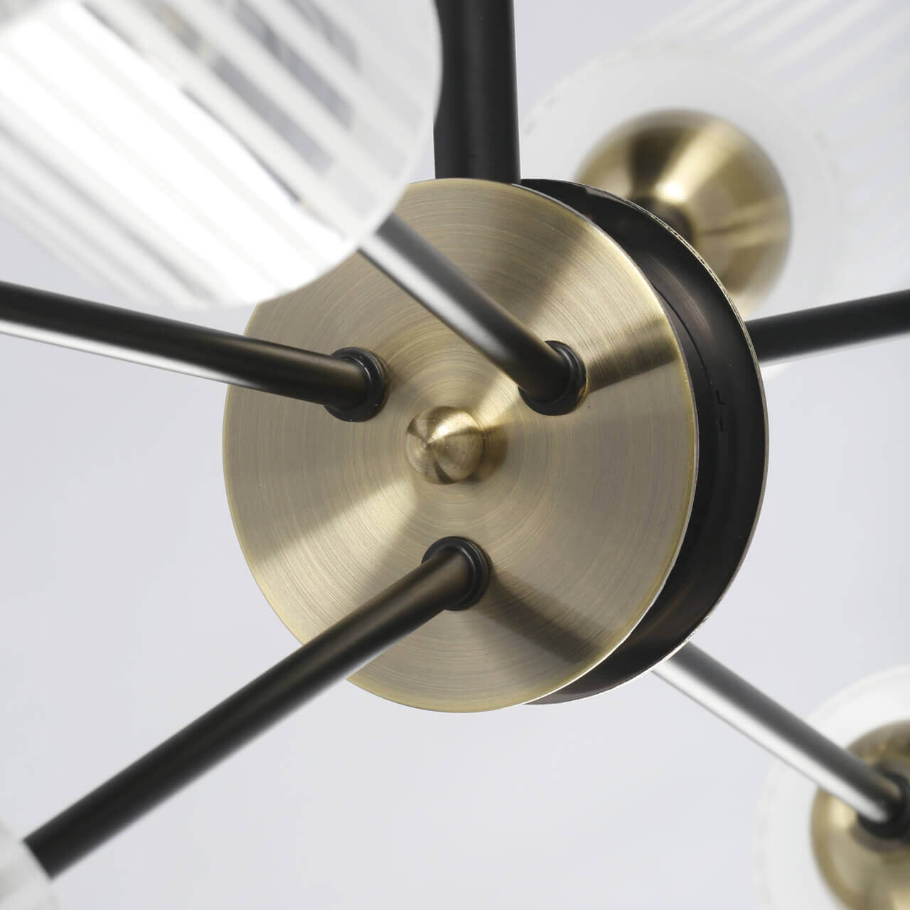 Люстра на штанге DeMarkt 638017704 в Москве