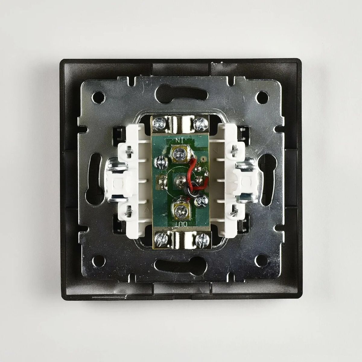 Розетка ТВ проходная Lezard Karina 707-4288-129