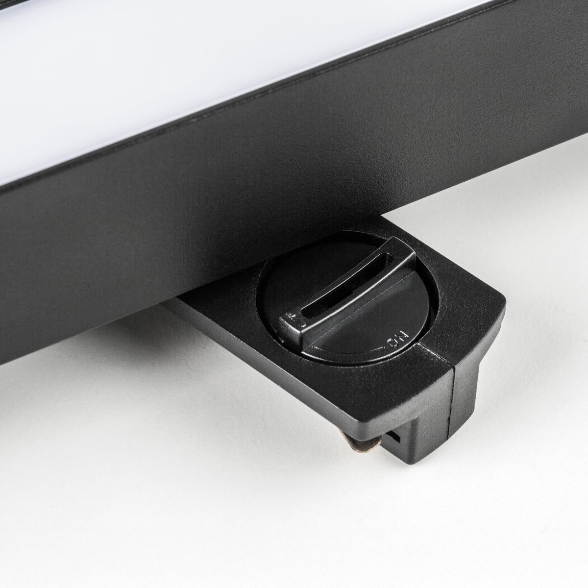 Трековый однофазный светильники Lightstar Lilla 202037