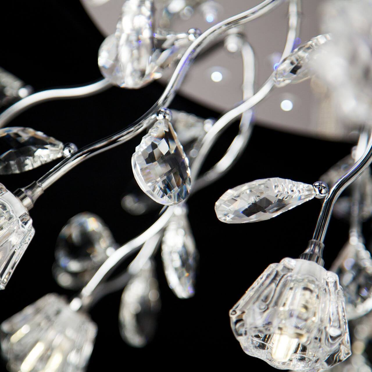 Потолочная светодиодная люстра Eurosvet Bloomy 80115/23 хром/синий+красный+фиолетовый