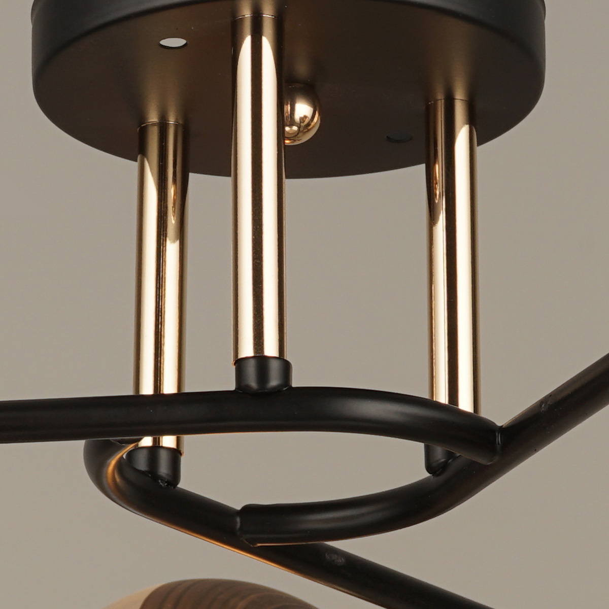 Потолочная люстра Reluce 03615-0.3-03