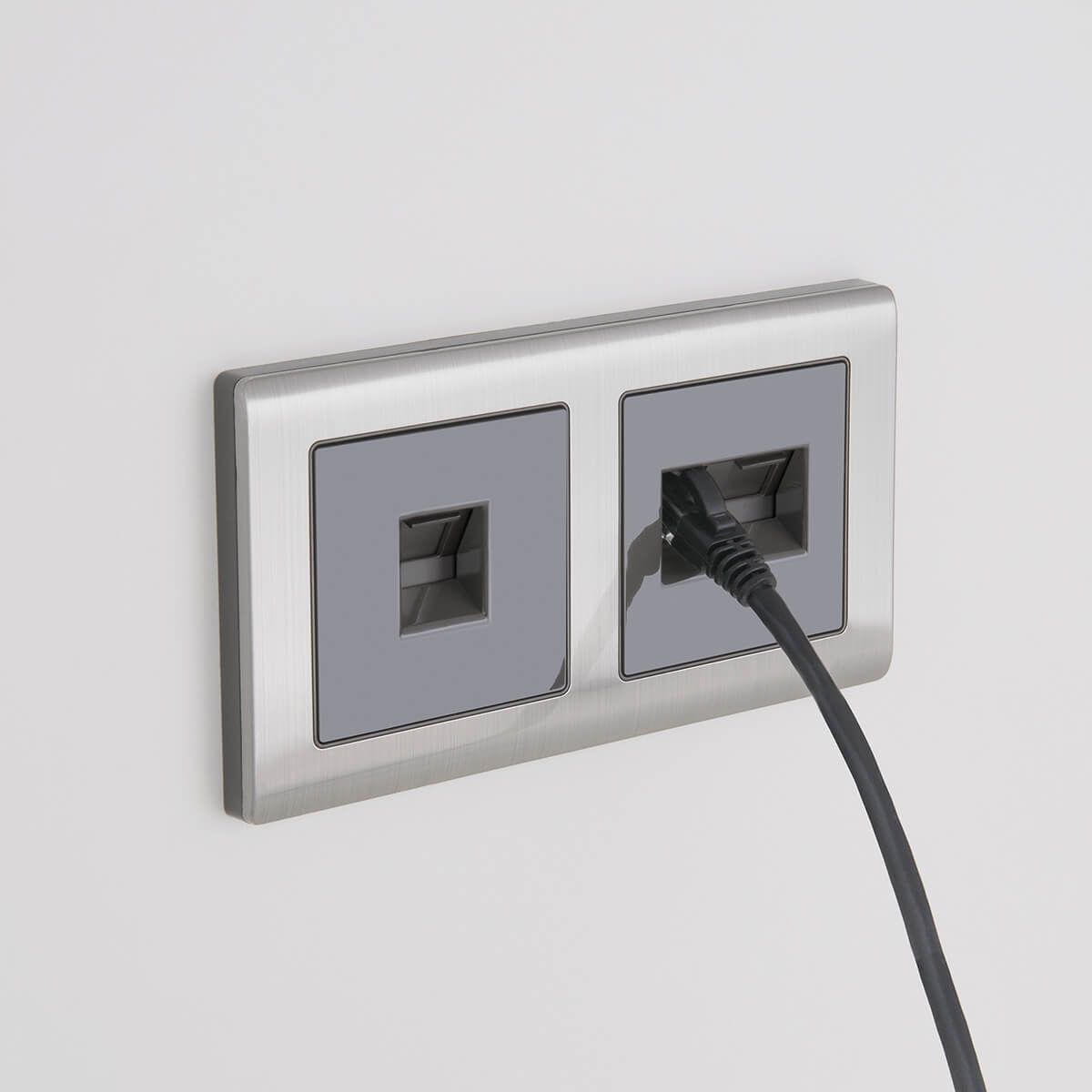 Рамка Werkel для двойной розетки Еthernet RJ-45 серо-коричневый WL07-RJ45+RJ45-CP 4690389119583