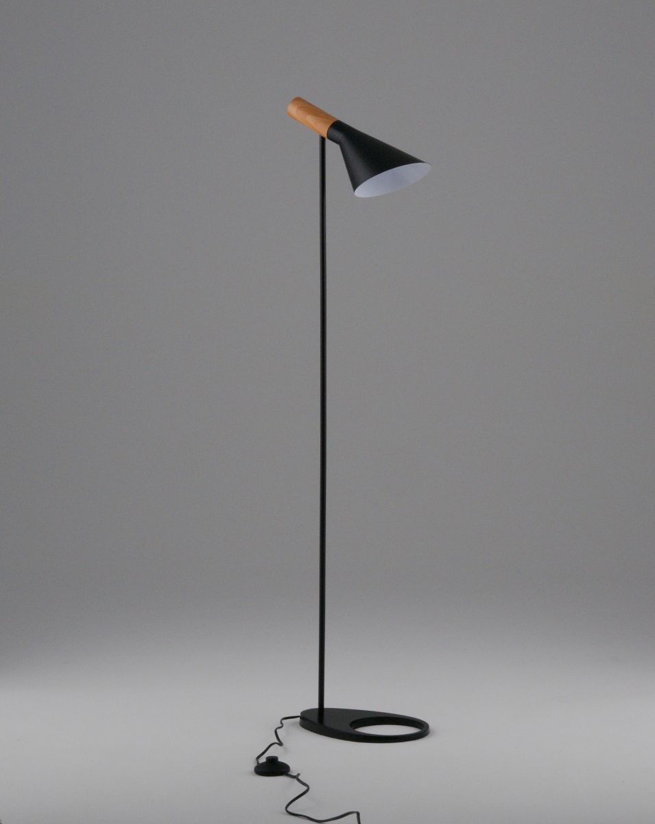 Торшер Moderli Turin V11334-1F