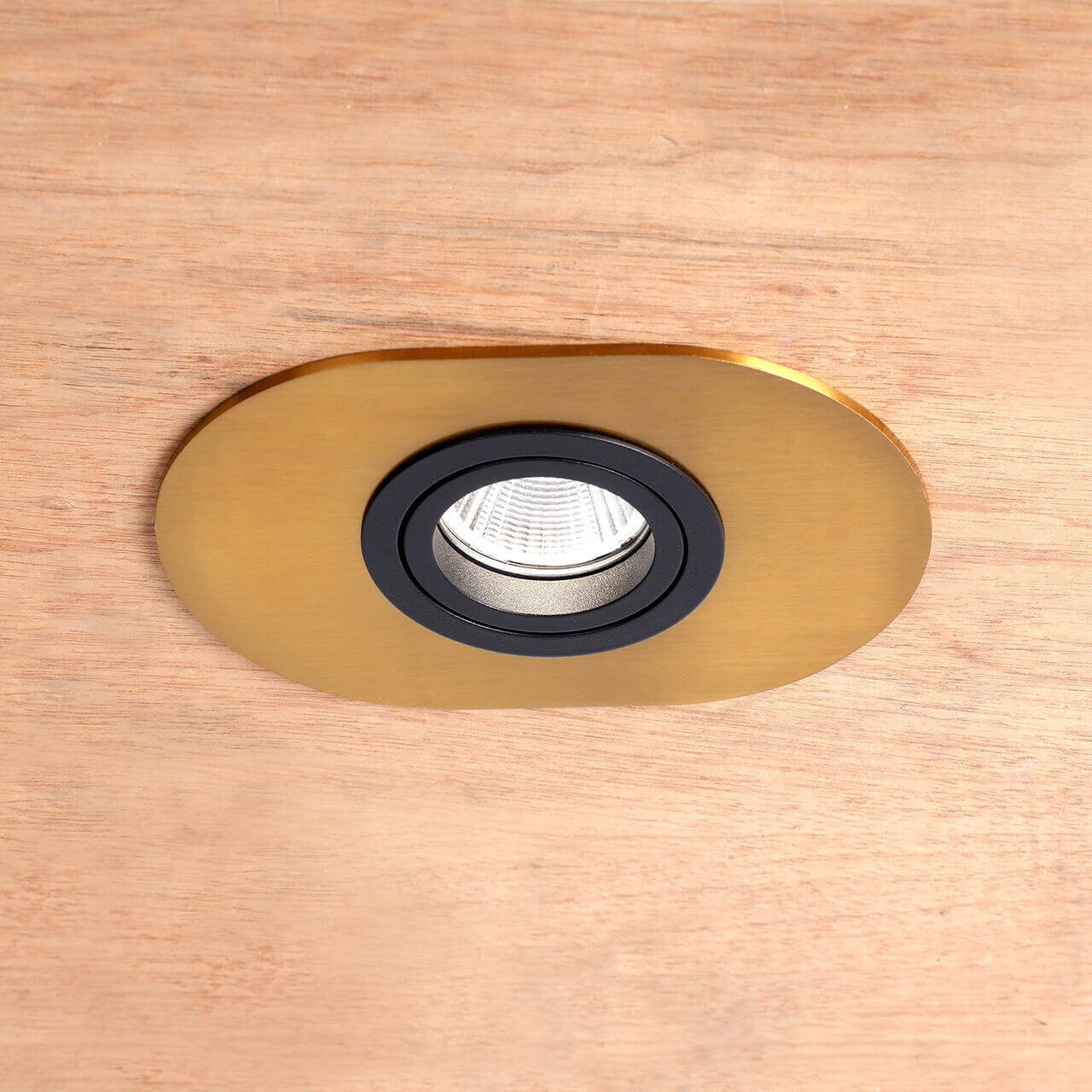 Встраиваемый светильник Favourite Retro 2789-1C