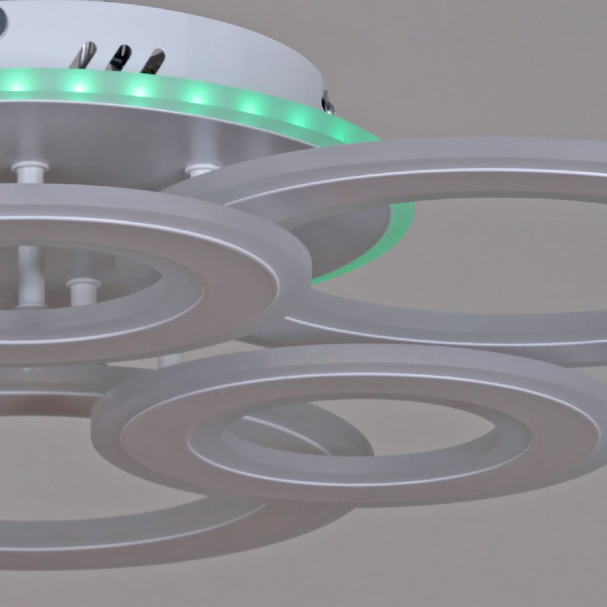 Потолочная люстра Reluce 20535-0.3-3+3+1 WT