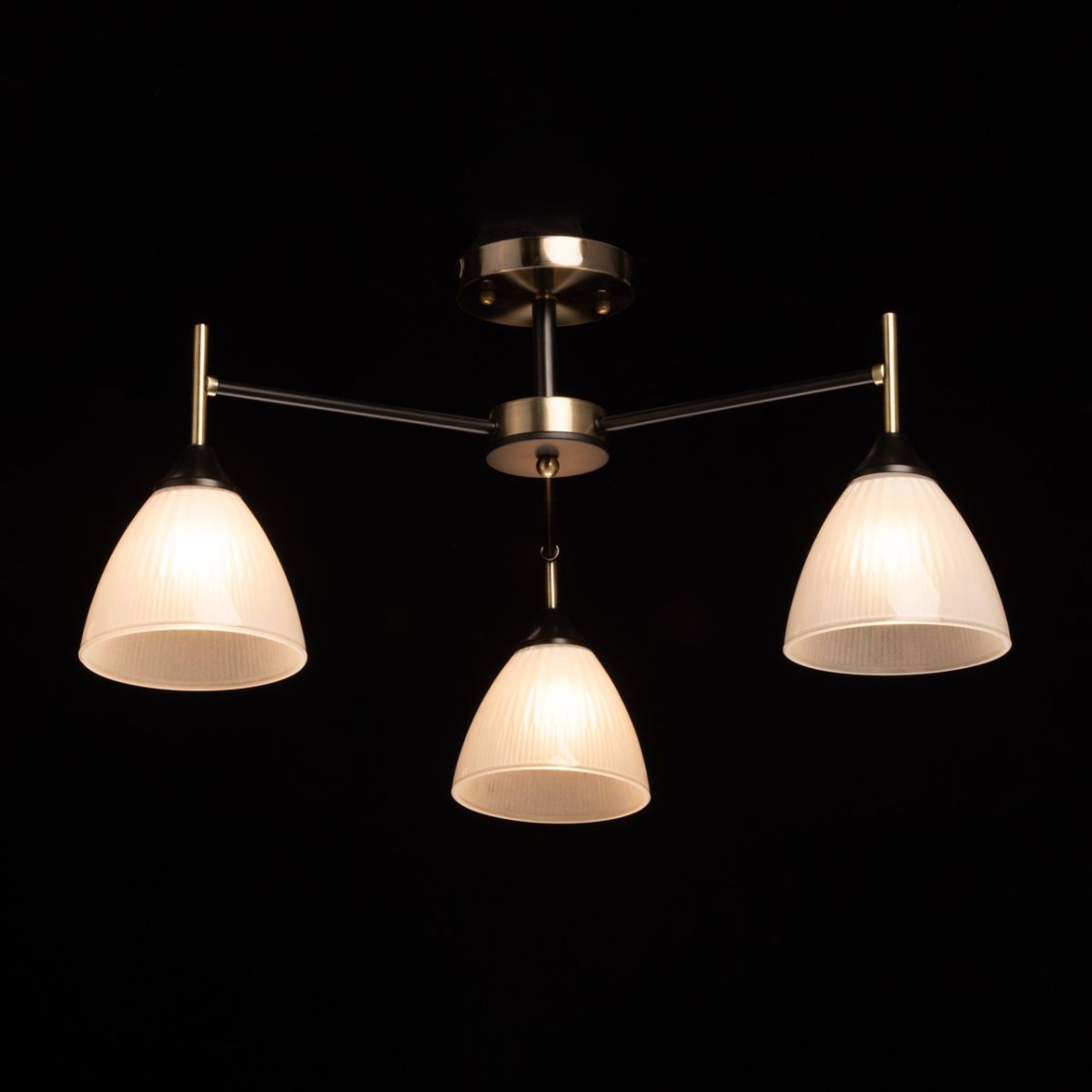 Люстра на штанге De Markt City Дэла 116010303