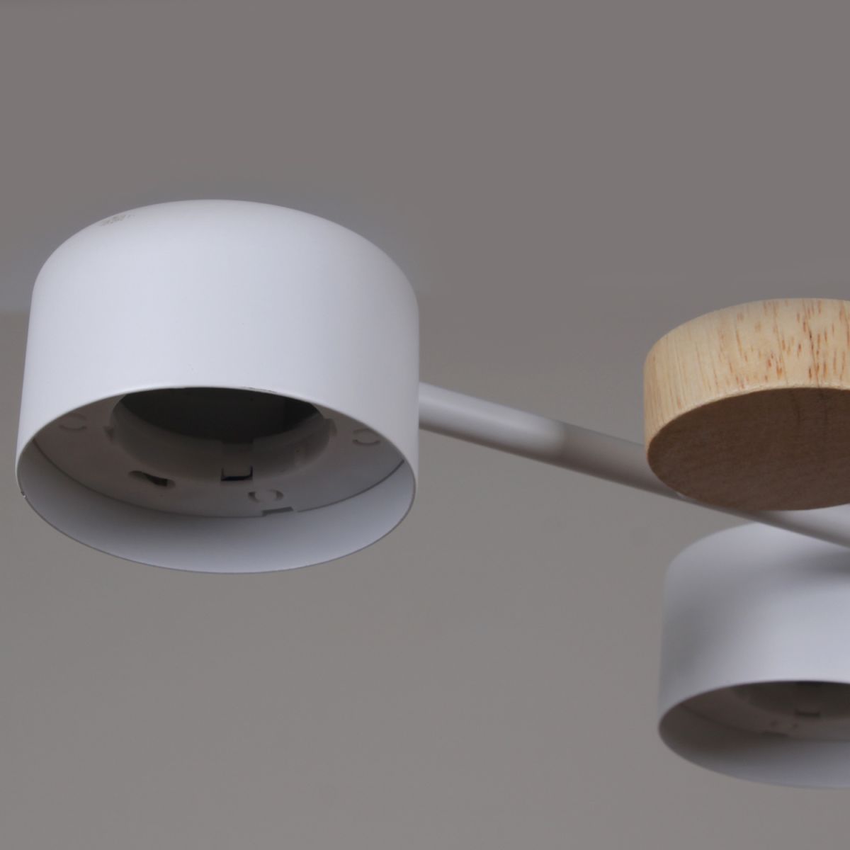 Люстра на штанге Reluce 03758-0.3-06 WT+WOOD GX53