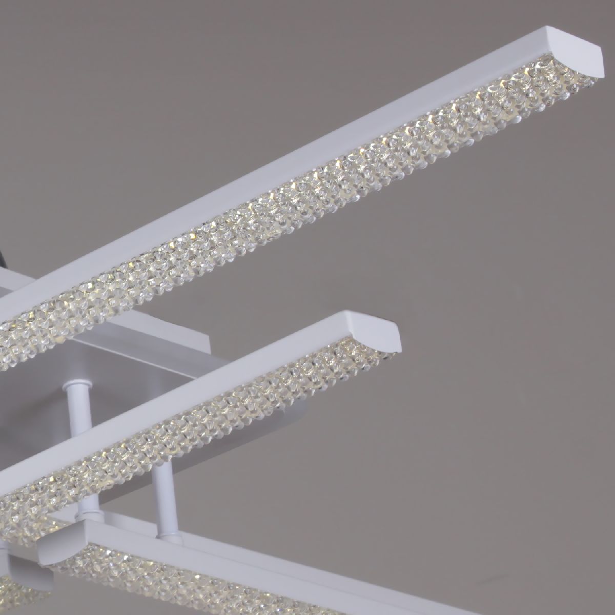 Потолочная люстра Reluce 77138-0.3-4+4