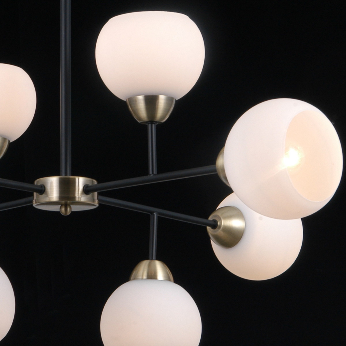 Люстра на штанге Illumico IL0440-8PSQ-79 AB BK