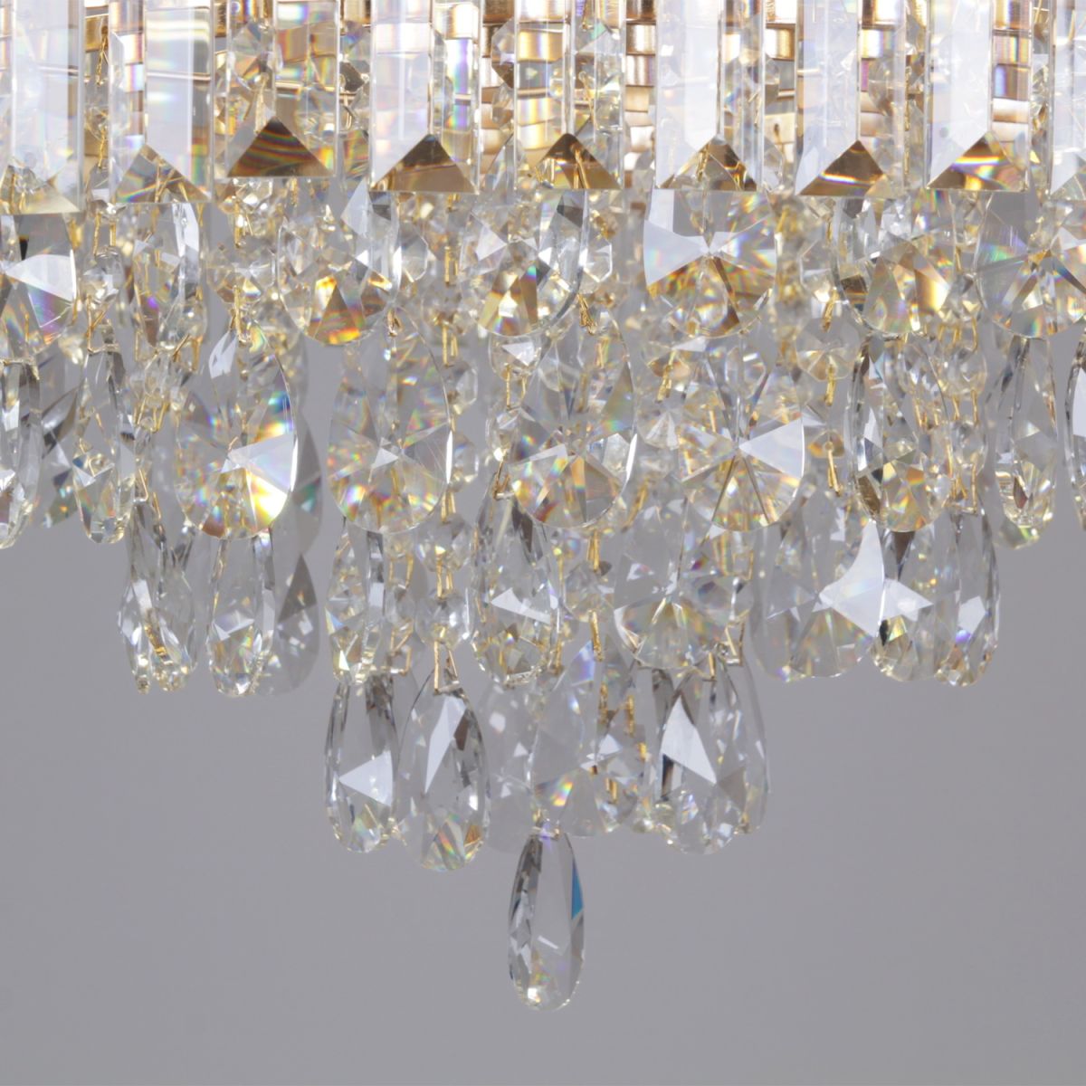 Потолочная люстра Reluce 90183-0.3-06 FGD