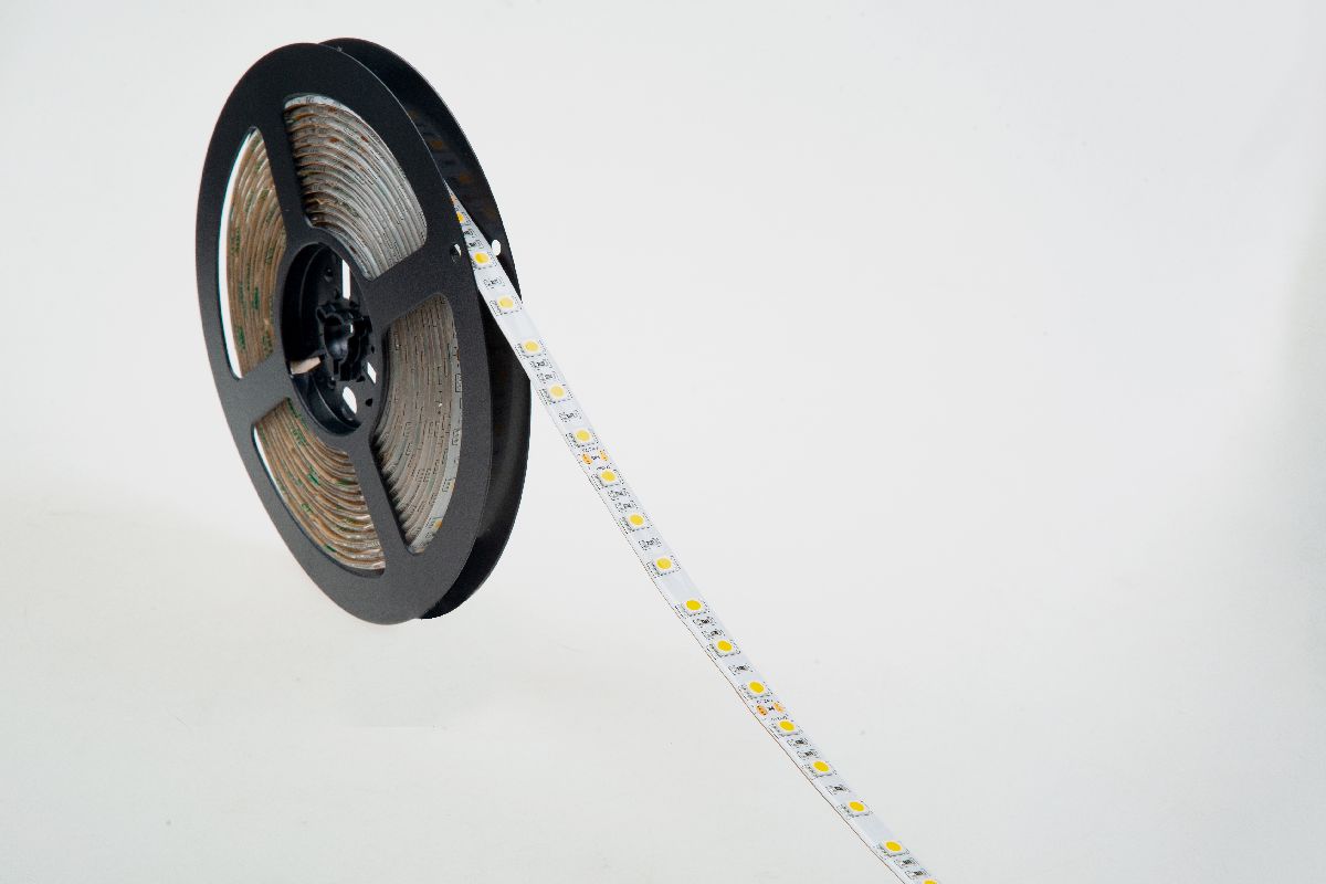 Светодиодная лента Donel 24В 14,4Вт/м 4000K 5м IP65 DN18287NWRA95IP65