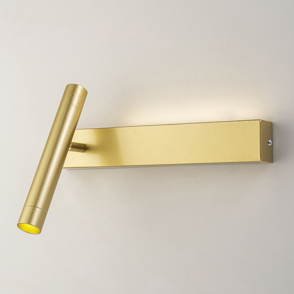 Настенный светильник Escada Pulsar 10274/1LED Gold