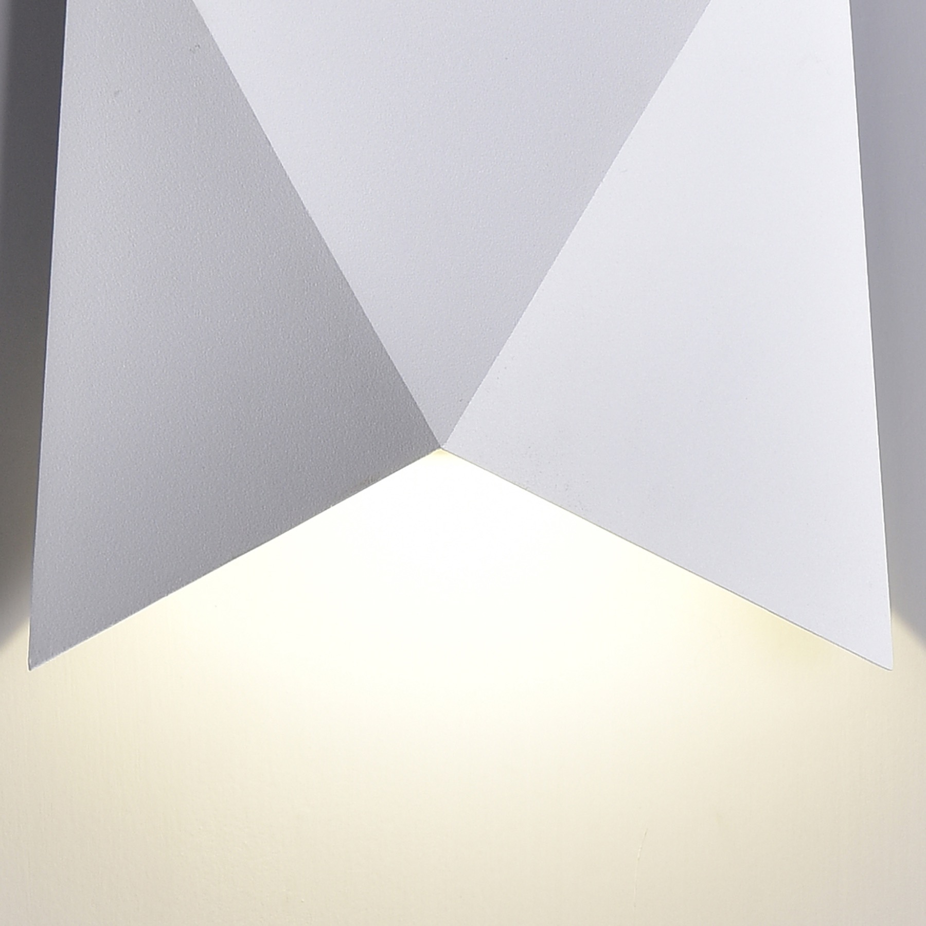 Уличный настенный светодиодный светильник Mantra Triax 6526