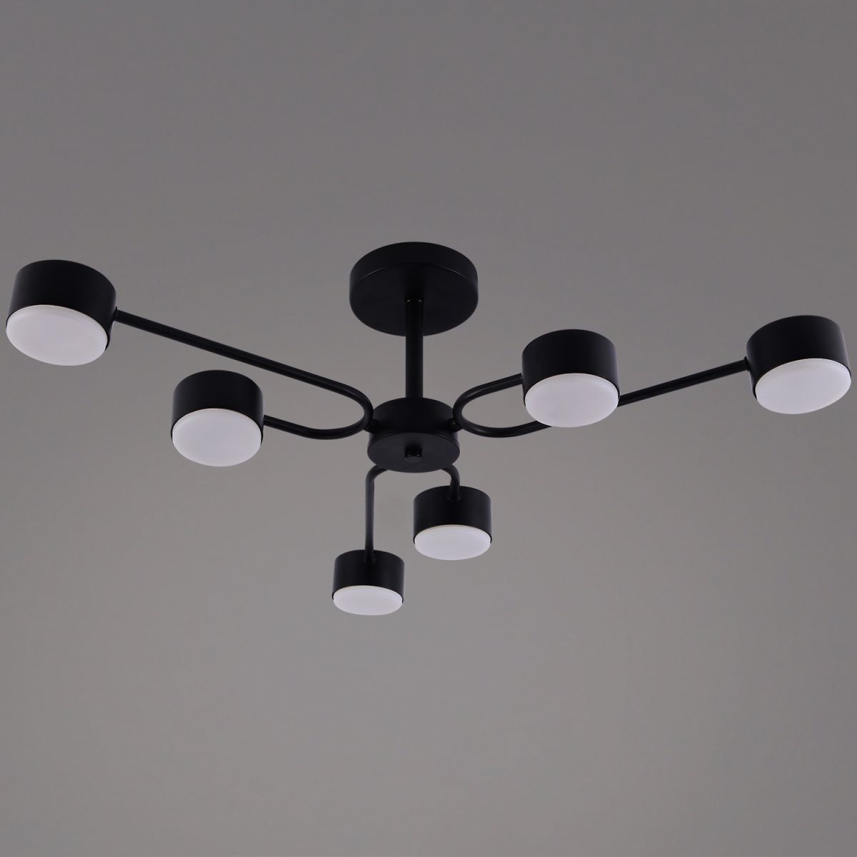 Люстра на штанге Reluce 03708-0.3-06 BK GX53