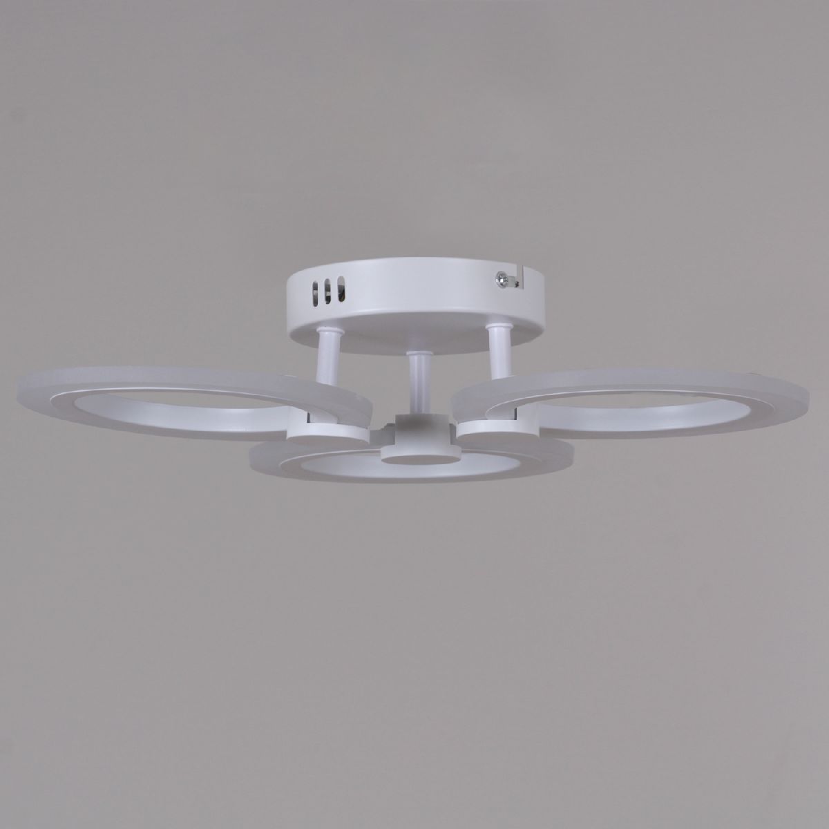 Потолочная led люстра Reluce 09501-0.3-03 WH