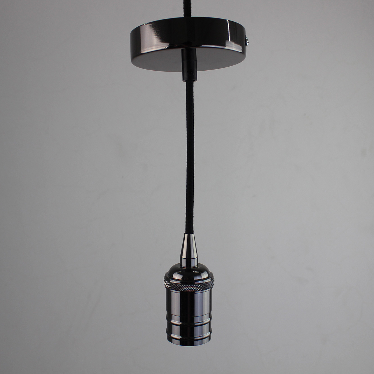 Ретро патрон с подвесом E27 Черный Sun Lumen 056-670