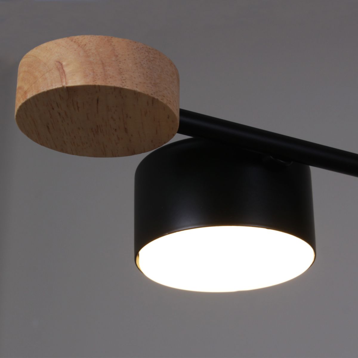 Люстра на штанге Reluce 03751-0.3-10 BK+WOOD GX53