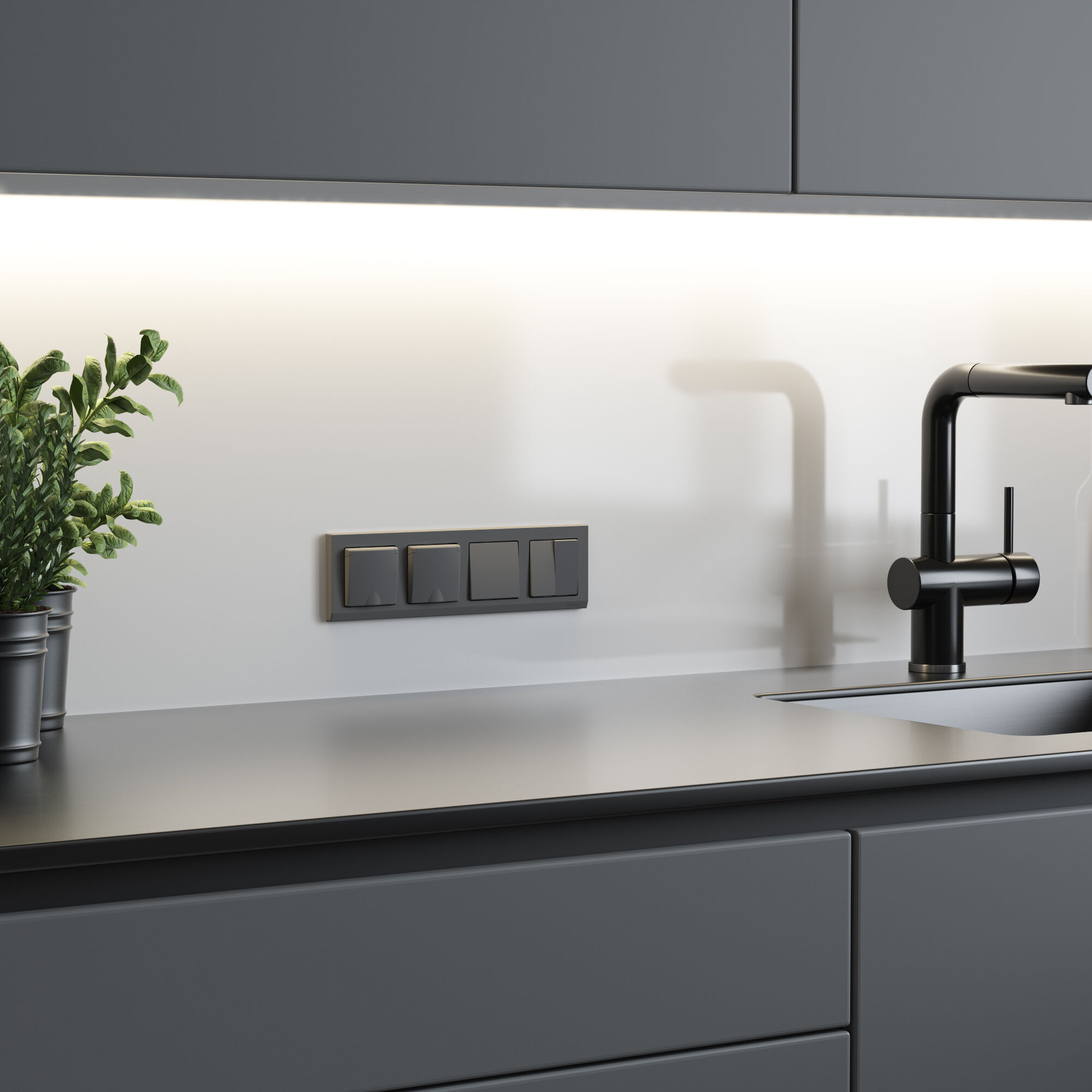 Розетка влагозащищенная с заземлением с защитной крышкой и шторками Werkel графит W1171264 4690389194429 a063105