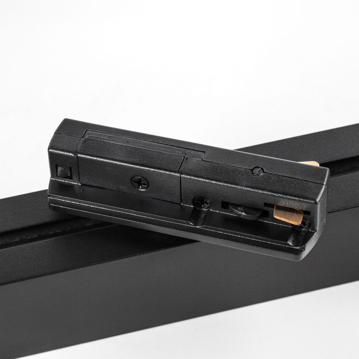 Трековый однофазный светильники Lightstar Lilla 202137