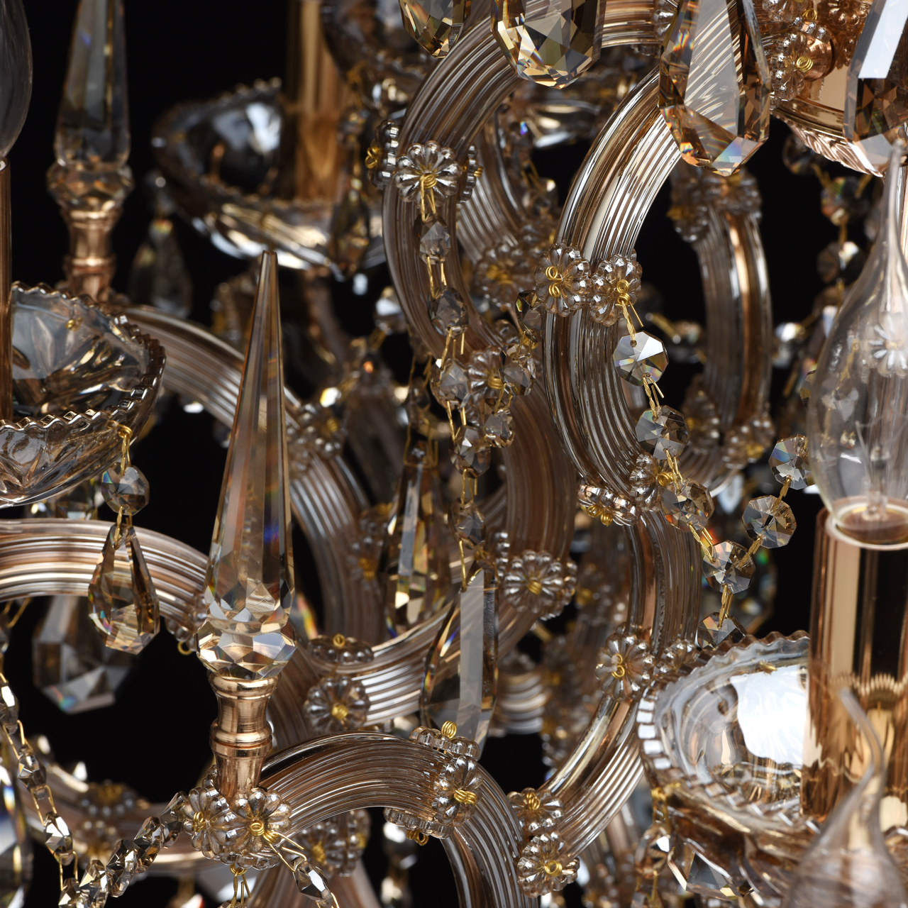 Подвесная люстра Chiaro Одетта 405010316 в Москве