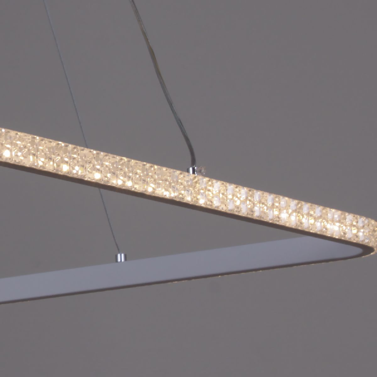 Подвесная люстра Reluce 06316-3.9-01 WH