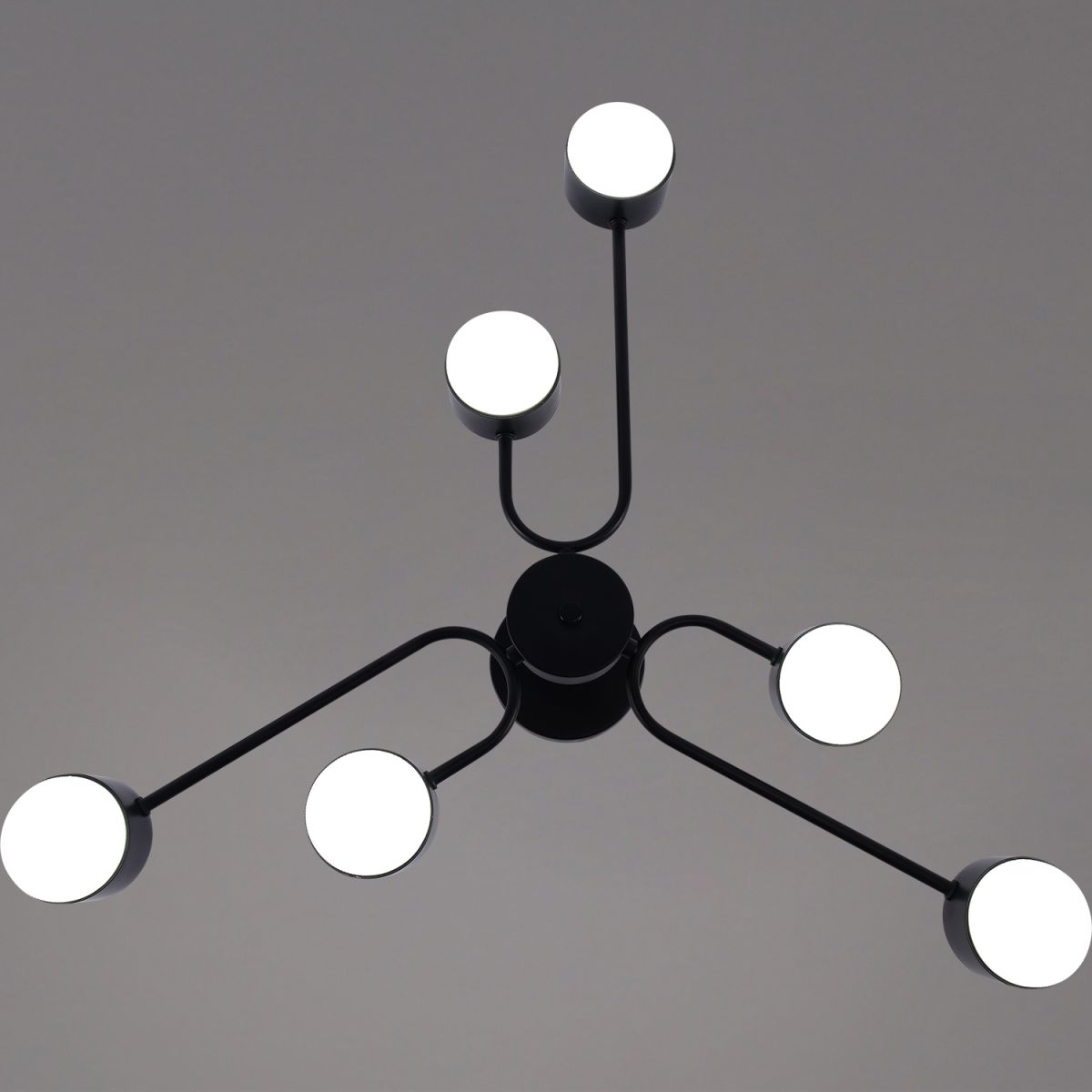 Люстра на штанге Reluce 03708-0.3-06 BK GX53