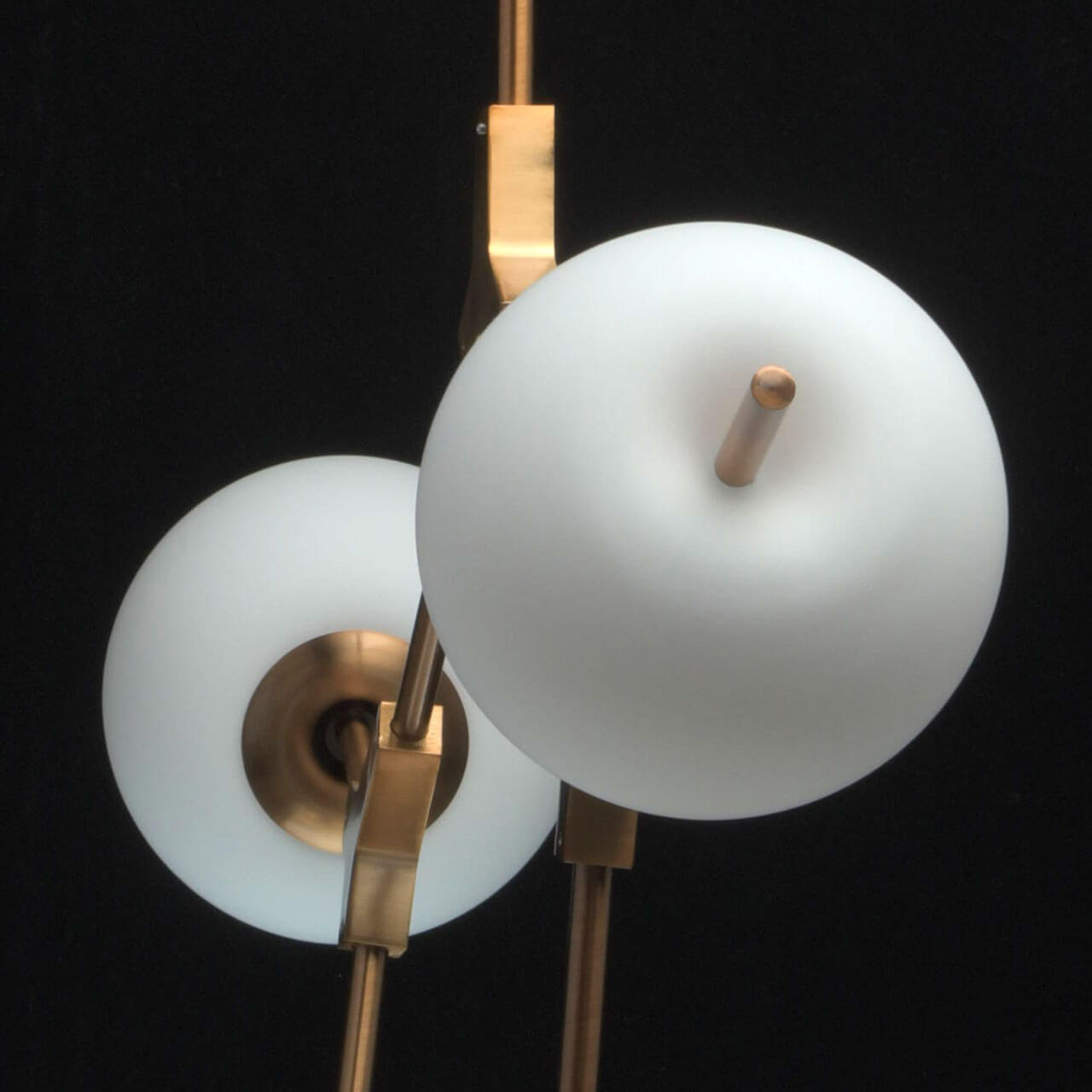 Подвесная светодиодная люстра хай-тек De Markt Ауксис 1 722010404