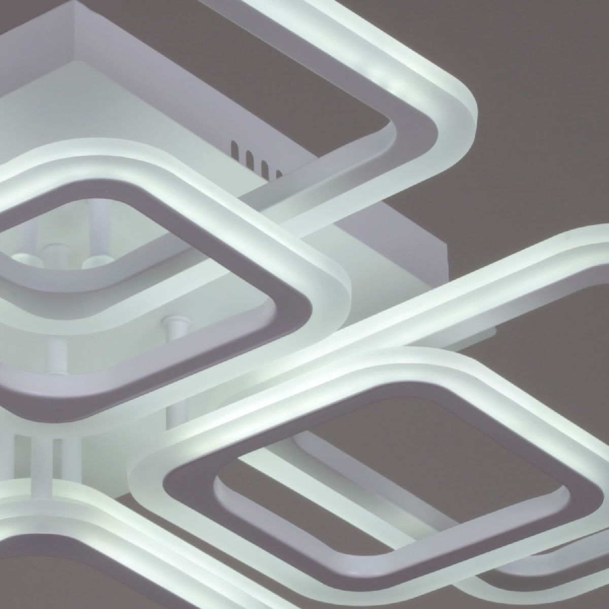 Потолочная люстра Reluce 78822-0.3-4+4B WH