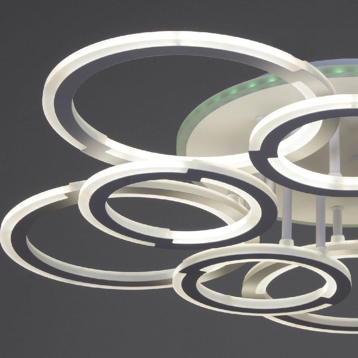 Потолочная люстра Reluce 09820-3.3-5+5A WH (RGB)