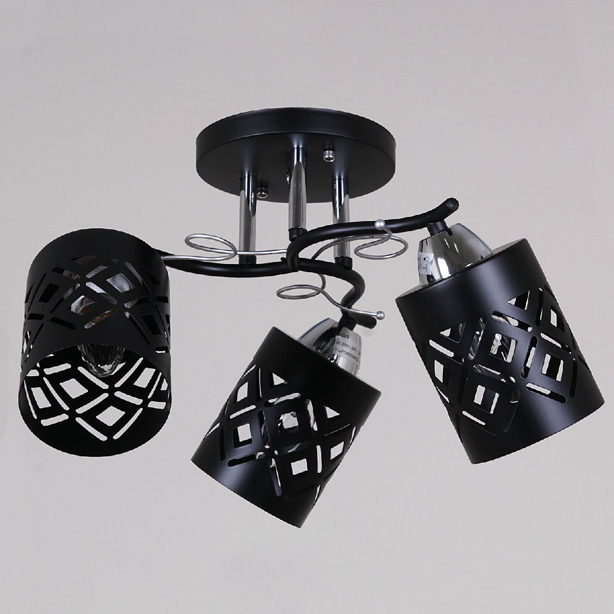 Потолочная люстра Reluce 08267-0.3-03 BK+CR