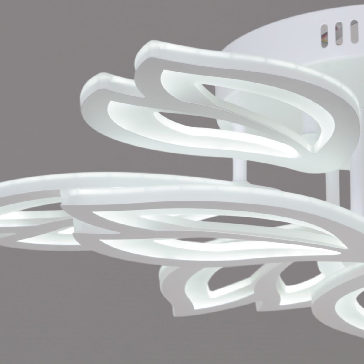 Потолочная люстра Reluce 85162-0.3-6+3