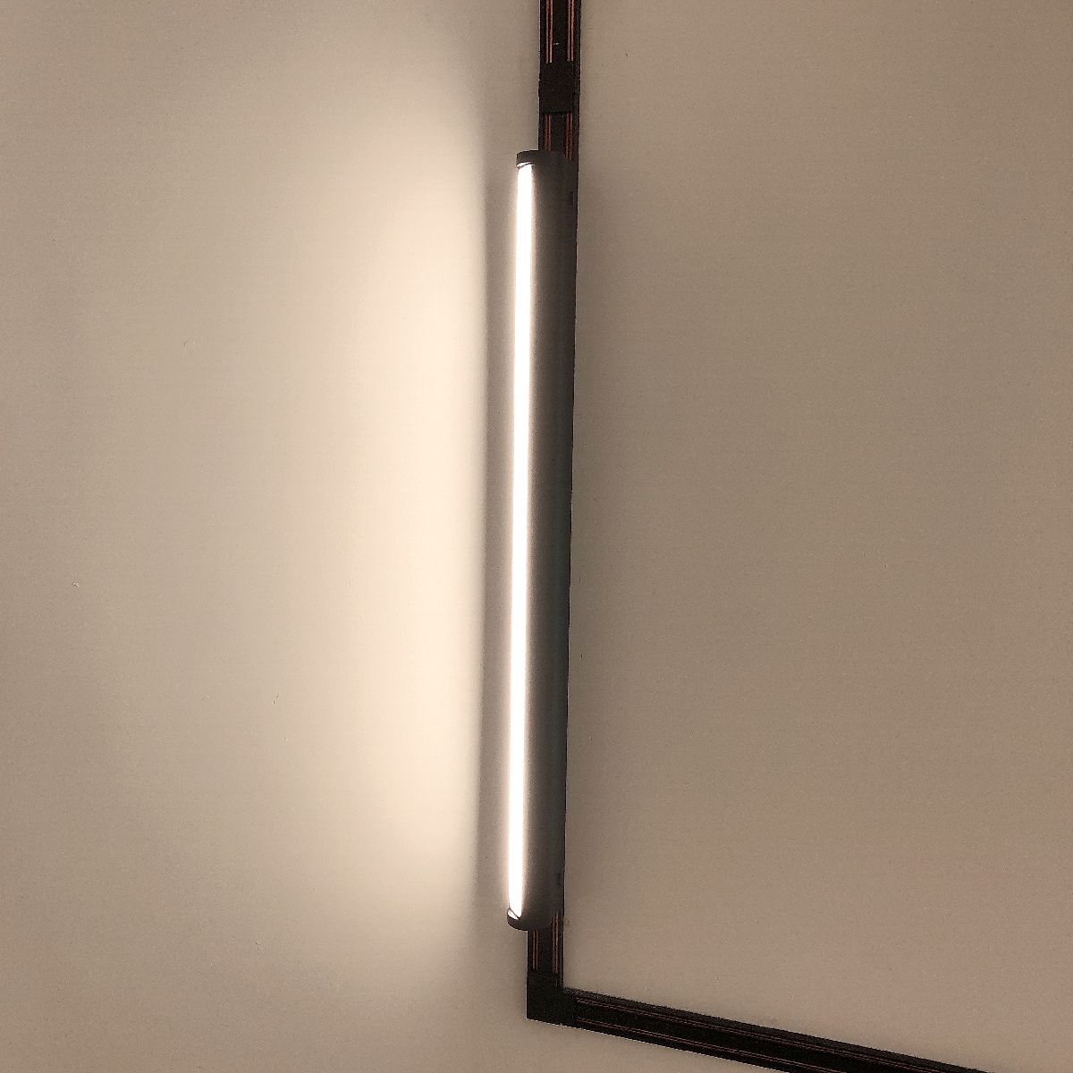 Трековый магнитный светильник iLedex Vision 4825-038-L485-24W-110DG-3000K-BK