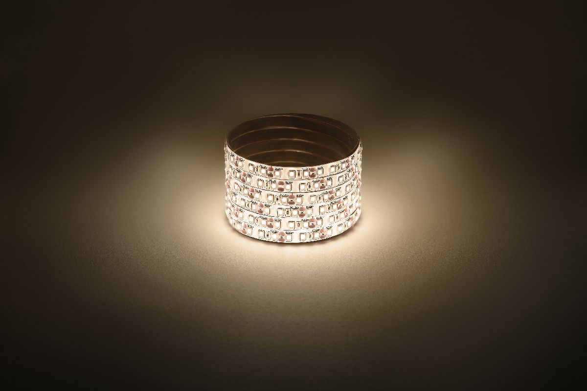 Светодиодная лента Эра 12В 2835 9,6Вт/м 3000K 5м IP65 LS2835 120LED-IP65-WW-eco-5m Б0035600