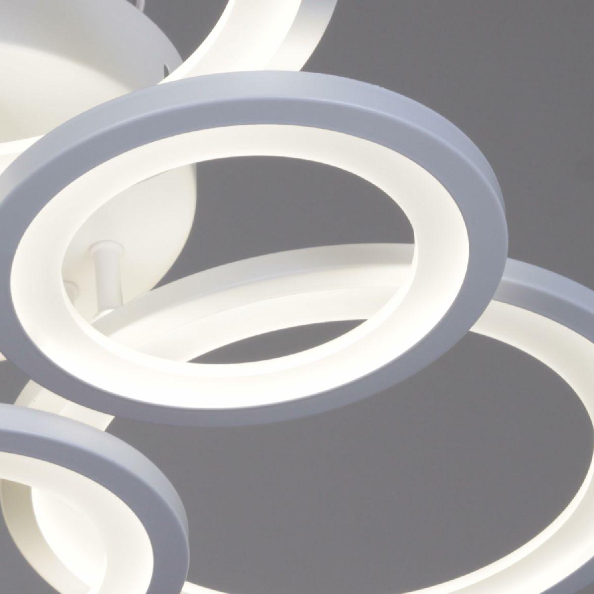 Потолочная люстра Reluce 08450-0.3-3+3A WH