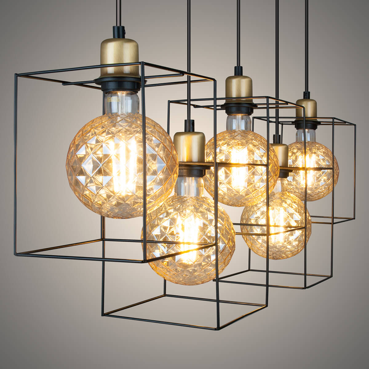 Лампа светодиодная Elektrostandard E27 8W 2700K золотистая 4690389136184