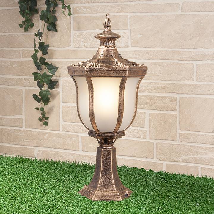 Уличный светильник Elektrostandard Taurus S черное золото 4690389065101