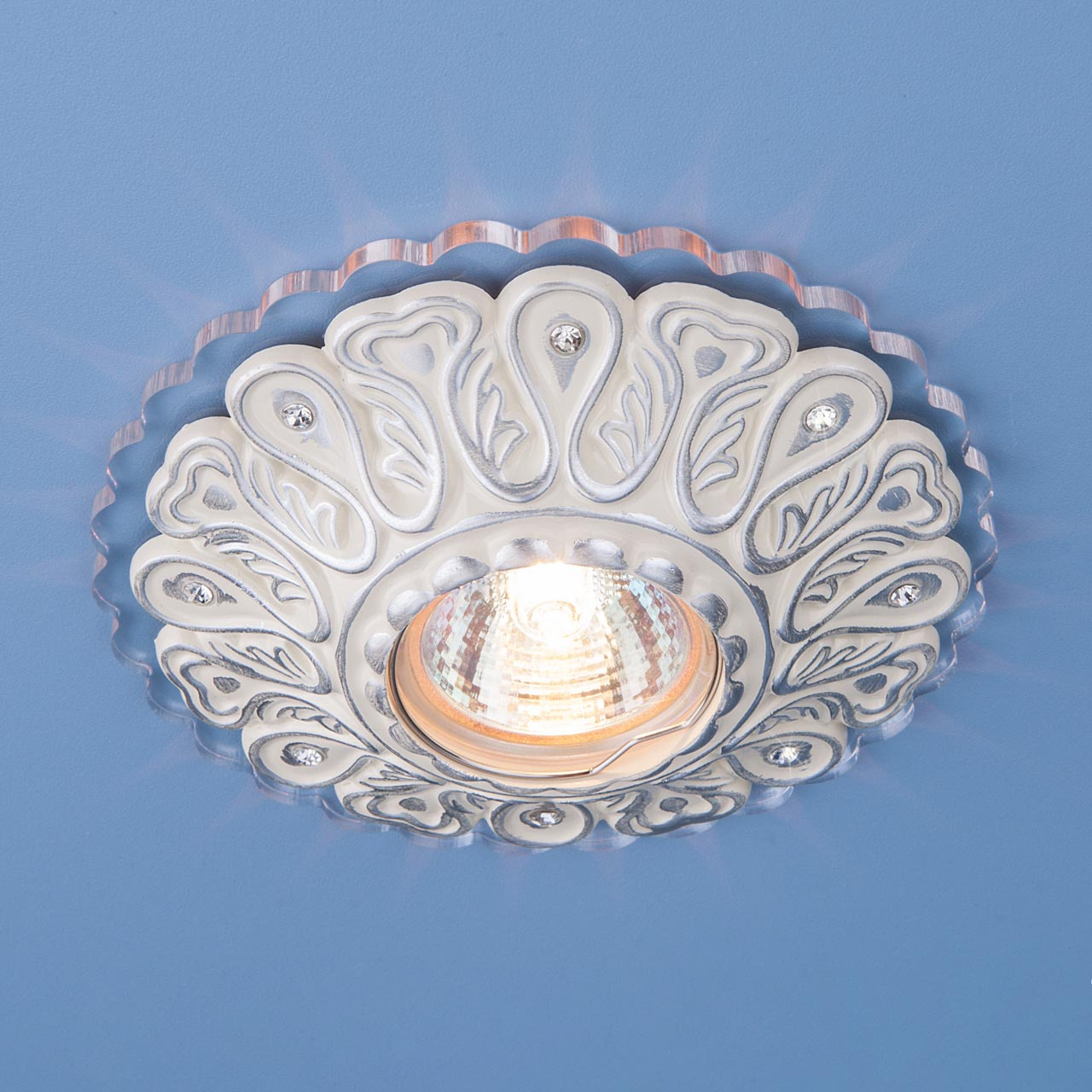 Встраиваемый светильник Elektrostandard 6004 MR16 WH белый/хром 4690389056536