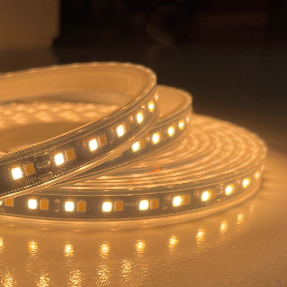 Светодиодная лента Favourite 2835 19,8Вт/м 2700-6500K 5м IP20 2001-62020