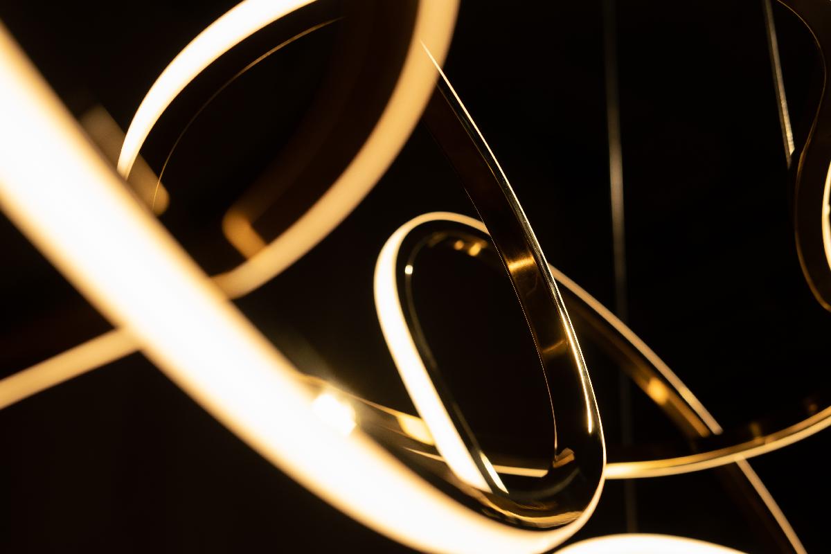 Подвесной светодиодный светильник Milosh tendence 0823CL-94GD