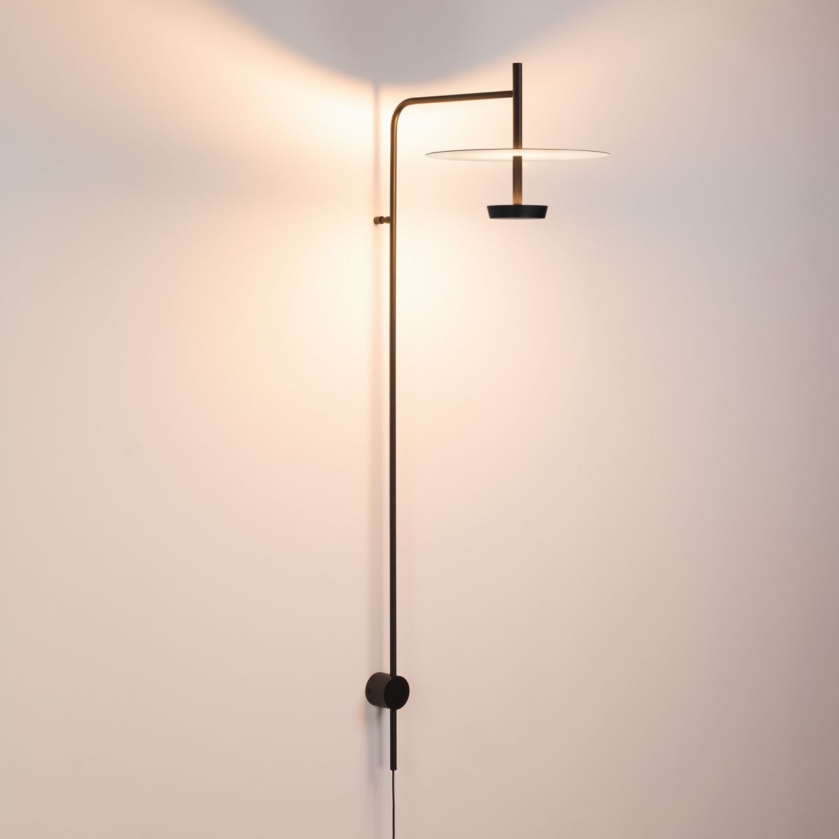 Бра круглое Arlight SP-CAMPANA-WALL-L1200-9W Warm3000 (BK, 130 deg, 230V) (IP20 Металл) 059599