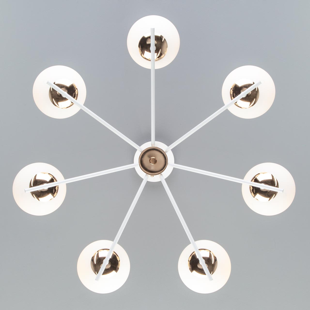 Потолочная люстра Eurosvet Lucas 70092/7 белый