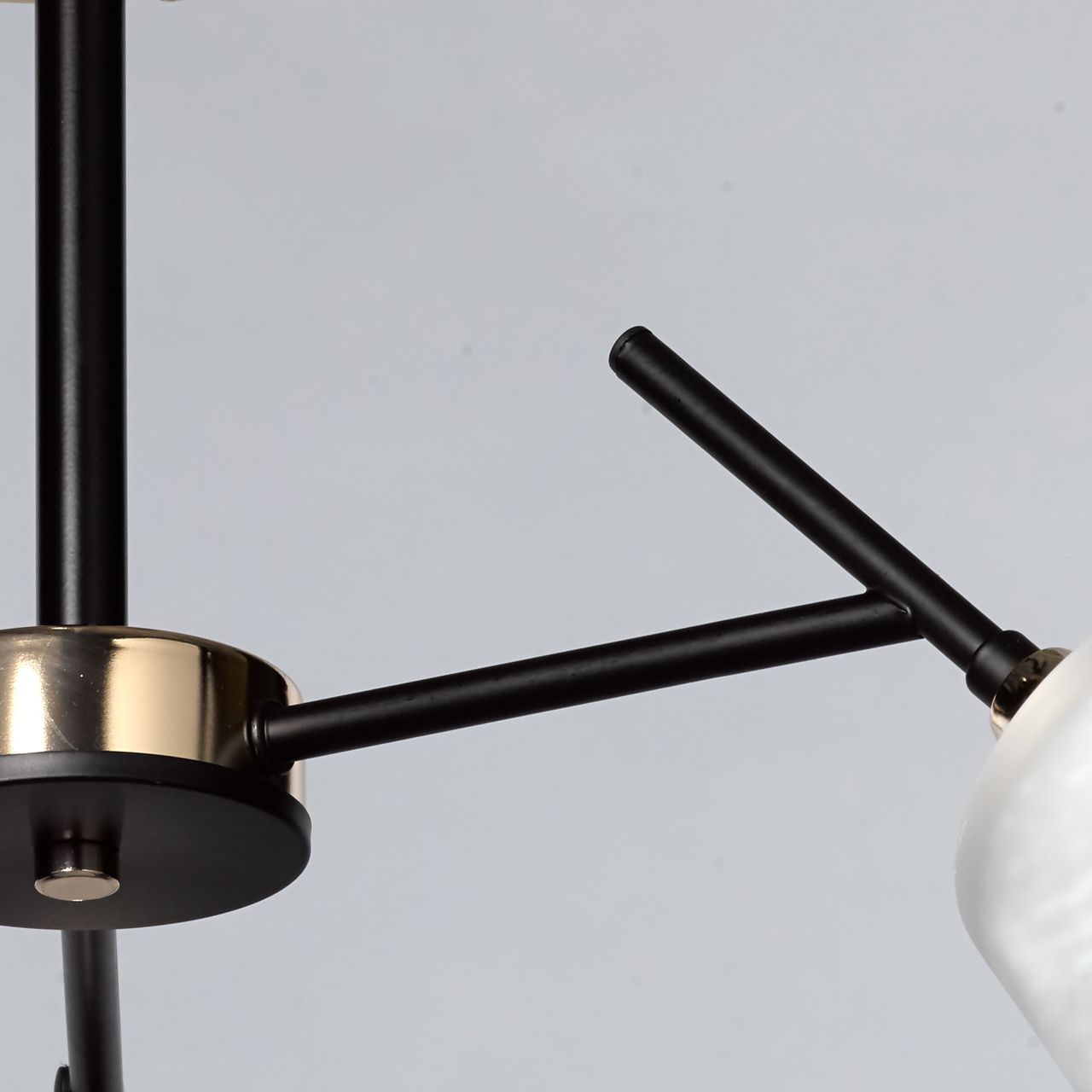 Люстра на штанге De Markt City Альфа 324015903