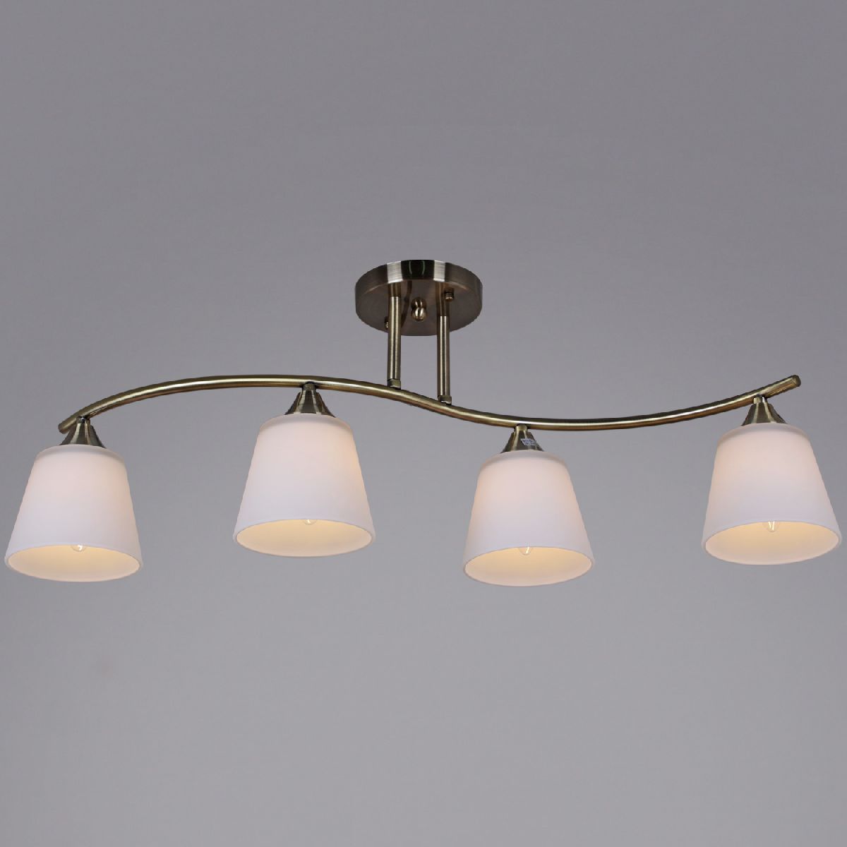 Потолочная люстра Reluce 06581-0.3-04 AB