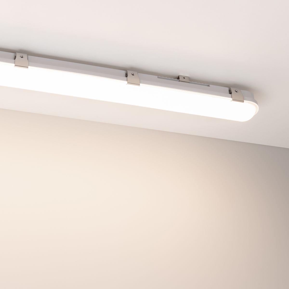 Линейный светильник Arlight ALT-DALLAS-EMERGENCY-L1750-60W Day4000 (WH, 120 deg, 230V) (IP66 Пластик) 060479