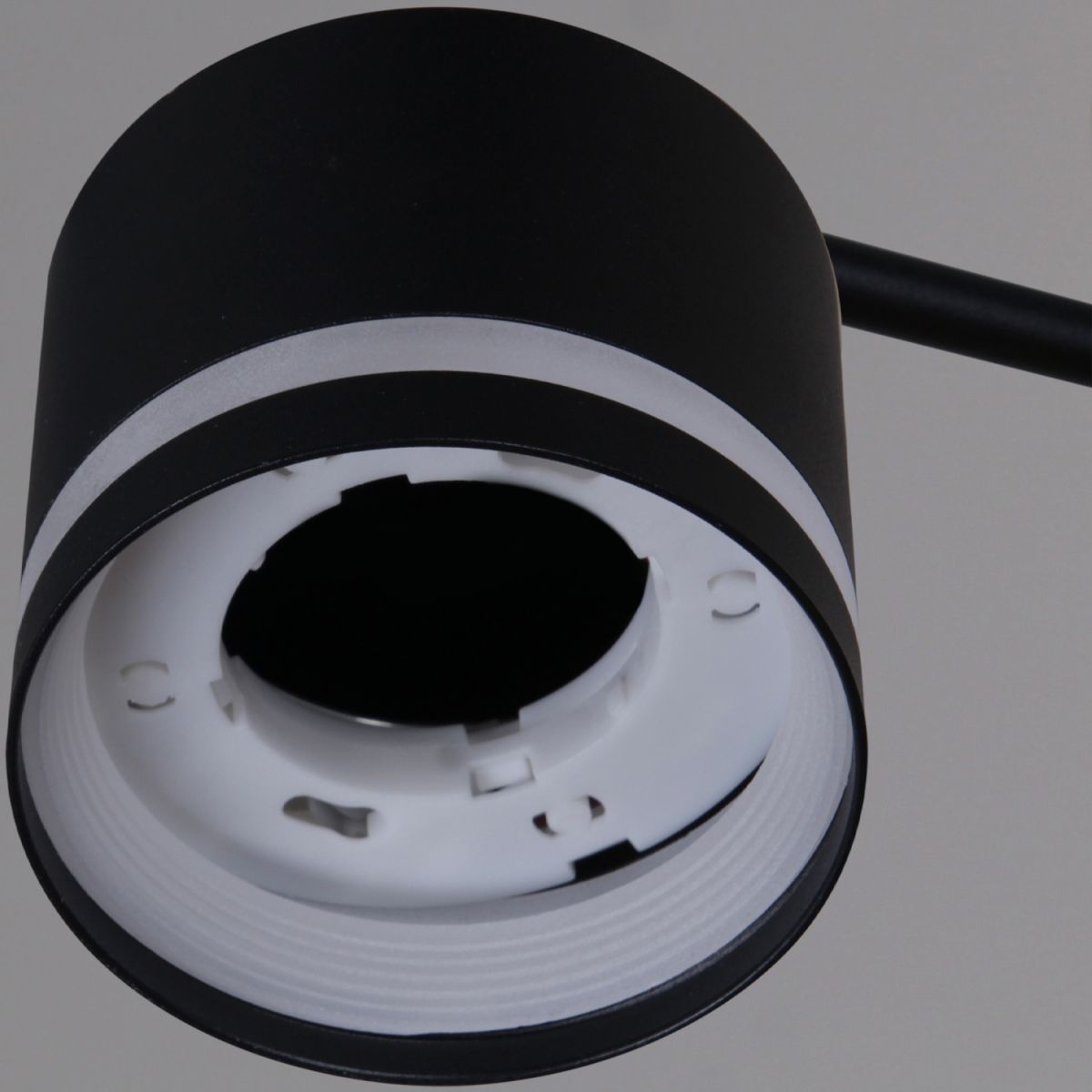 Люстра на штанге Reluce 89730-0.3-12 GX53 BK